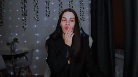 Snapshot of karla_sim chatting on January 2025 02:25:01 PM Ask me online show from January 2025 02:25:01 PM