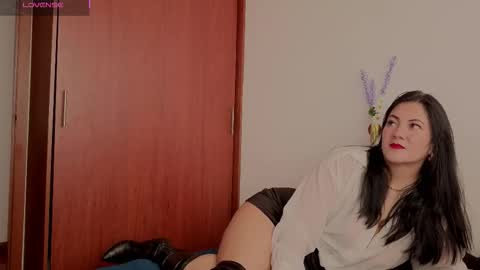 Snapshot of karla_valk1 chatting on March 2026 01:25:01 PM karla online show from March 2026 01:25:01 PM