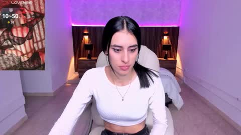 Snapshot of karlaa_james chatting on November 2025 11:03:01 AM Karlaa online show from November 2025 11:03:01 AM