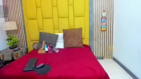 Snapshot of karlaarusso chatting on April 2026 11:44:02 AM karla online show from April 2026 11:44:02 AM