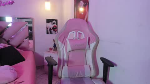 Karly Moonns online show from May 2026 10:16:02 PM