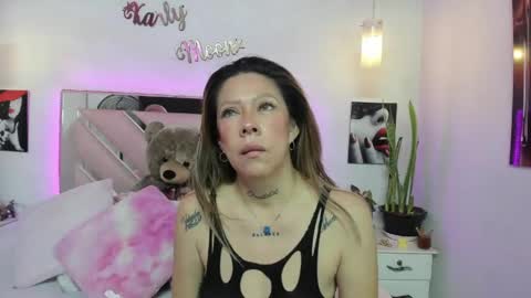 Snapshot of karly_moonn chatting on June 2026 10:10:02 AM Karly Moonns online show from June 2026 10:10:02 AM