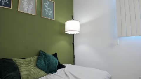 Karlye online show from September 2025 12:18:02 PM