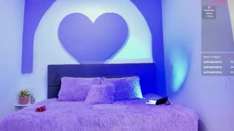 Snapshot of karola_cute_ chatting on December 2025 02:20:02 AM katalina online show from December 2025 02:20:02 AM