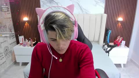 Snapshot of karolandluna chatting on February 2025 02:37:01 AM Karol and Luna online show from February 2025 02:37:01 AM