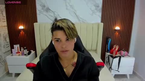 Snapshot of karolandluna chatting on February 2025 02:16:02 AM Karol and Luna online show from February 2025 02:16:02 AM