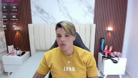Snapshot of karolandluna chatting on February 2025 02:44:02 AM Karol and Luna online show from February 2025 02:44:02 AM