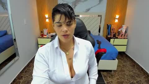 Snapshot of karolandluna chatting on October 2025 08:00:02 PM Karol and Luna online show from October 2025 08:00:02 PM
