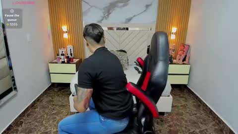 Snapshot of karolandluna chatting on October 2025 07:37:02 PM Karol and Luna online show from October 2025 07:37:02 PM