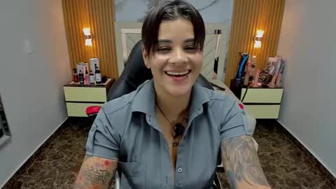 Snapshot of karolandluna chatting on November 2025 07:59:01 PM Karol and Luna online show from November 2025 07:59:01 PM