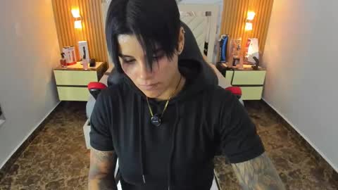 Snapshot of karolandluna chatting on December 2025 07:53:02 PM Karol and Luna online show from December 2025 07:53:02 PM