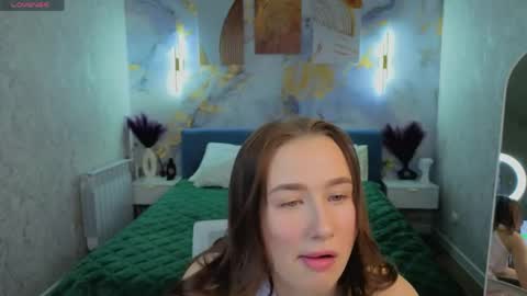 Snapshot of karolina_kely chatting on May 2026 09:03:02 AM Karolina online show from May 2026 09:03:02 AM