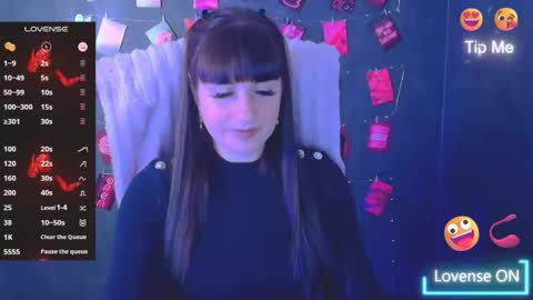 Snapshot of karolina_mia chatting on December 2025 12:23:02 PM Caroline online show from December 2025 12:23:02 PM