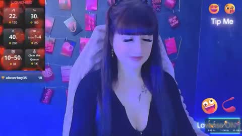 Snapshot of karolina_mia chatting on February 2026 07:02:01 AM Caroline online show from February 2026 07:02:01 AM
