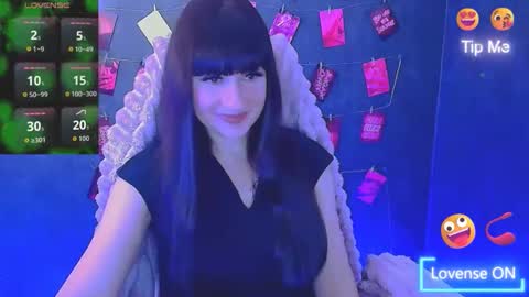 Snapshot of karolina_mia chatting on February 2026 07:24:01 AM Caroline online show from February 2026 07:24:01 AM