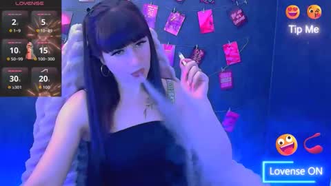Snapshot of karolina_mia chatting on April 2026 05:41:01 AM Caroline online show from April 2026 05:41:01 AM