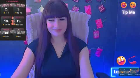 Snapshot of karolina_mia chatting on April 2026 06:19:01 AM Caroline online show from April 2026 06:19:01 AM
