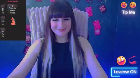 Snapshot of karolina_mia chatting on May 2026 06:08:01 AM Caroline online show from May 2026 06:08:01 AM