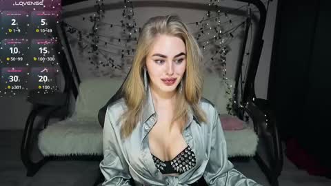 Snapshot of karolinahayes chatting on April 2026 05:22:02 PM KarolinaHayes online show from April 2026 05:22:02 PM