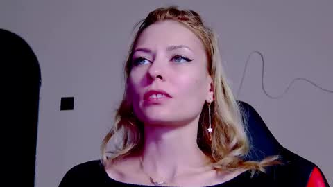 karoline121 online show from November 2025 09:13:01 PM