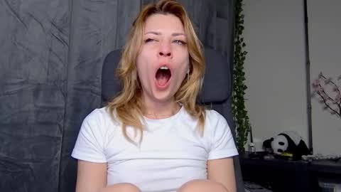 karoline121 online show from February 2026 04:27:01 AM