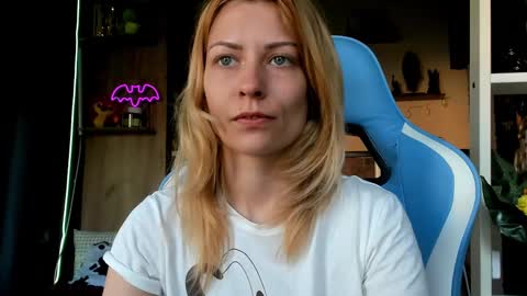 karoline121 online show from March 2026 05:45:02 AM