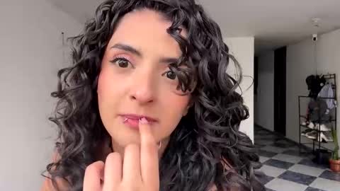 Snapshot of karoline_jones_ chatting on April 2026 09:24:01 PM Karoline online show from April 2026 09:24:01 PM