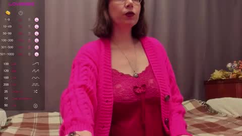 Snapshot of karolinecher chatting on November 2025 12:16:02 PM Karoline online show from November 2025 12:16:02 PM