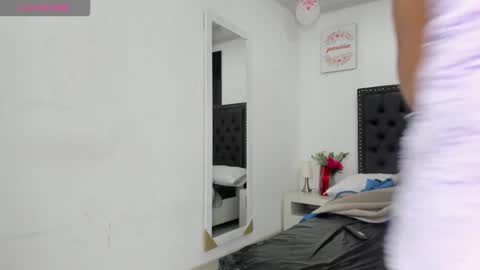 Snapshot of karolperes chatting on September 2025 03:00:02 PM Karol online show from September 2025 03:00:02 PM