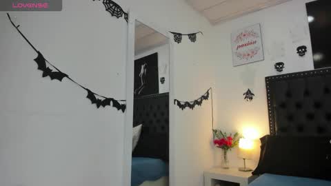 Snapshot of karolperes chatting on October 2025 07:16:02 PM Karol online show from October 2025 07:16:02 PM