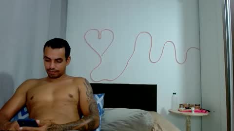 Snapshot of kasaltaradinho chatting on April 2026 07:33:02 PM Tamires e Maicon online show from April 2026 07:33:02 PM