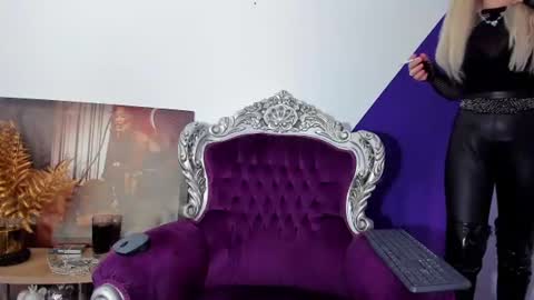 Snapshot of kasandrahayes chatting on June 2026 04:04:02 AM Miss K. online show from June 2026 04:04:02 AM