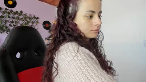 kassandra james online show from December 2024 01:05:02 PM