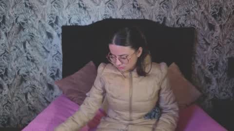 Snapshot of kassandra_james chatting on January 2026 01:03:01 PM kassandra james online show from January 2026 01:03:01 PM