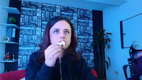 Snapshot of kassandra_james chatting on April 2026 11:32:01 AM kassandra james online show from April 2026 11:32:01 AM