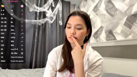 Snapshot of kassandrataulbee chatting on November 2025 09:44:02 AM Kira online show from November 2025 09:44:02 AM