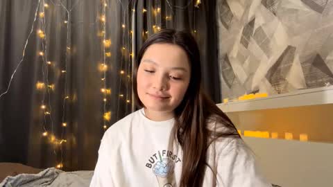 Snapshot of kassandrataulbee chatting on November 2025 04:08:02 PM Kira online show from November 2025 04:08:02 PM