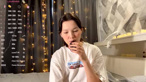 Snapshot of kassandrataulbee chatting on November 2025 08:40:01 AM Kira online show from November 2025 08:40:01 AM