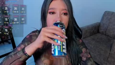 Snapshot of kat_apple chatting on April 2026 04:28:01 AM Alicia online show from April 2026 04:28:01 AM