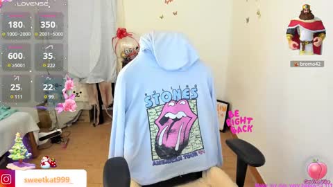 Kat       online show from December 2024 07:54:01 PM