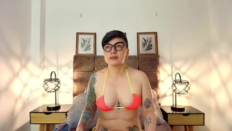 Snapshot of kat_paradisse chatting on March 2026 11:49:02 AM kat paradisse online show from March 2026 11:49:02 AM