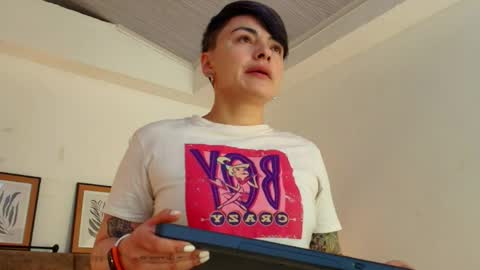 Snapshot of kat_paradisse chatting on April 2026 11:40:02 AM kat paradisse online show from April 2026 11:40:02 AM