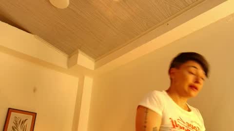 Snapshot of kat_paradisse chatting on April 2026 11:43:01 AM kat paradisse online show from April 2026 11:43:01 AM