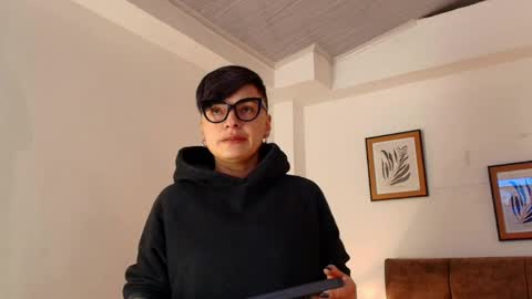 Snapshot of kat_paradisse chatting on April 2026 12:01:01 PM kat paradisse online show from April 2026 12:01:01 PM