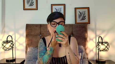 Snapshot of kat_paradisse chatting on April 2026 12:29:02 PM kat paradisse online show from April 2026 12:29:02 PM