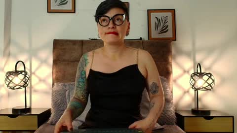 Snapshot of kat_paradisse chatting on April 2026 02:42:01 AM kat paradisse online show from April 2026 02:42:01 AM