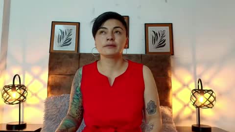 Snapshot of kat_paradisse chatting on May 2026 12:11:01 PM kat paradisse online show from May 2026 12:11:01 PM