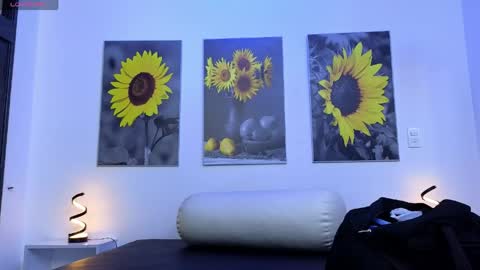 Snapshot of kata_lhella chatting on April 2026 01:42:02 AM Katalina online show from April 2026 01:42:02 AM