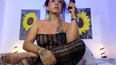 Snapshot of kata_lhella chatting on May 2026 06:57:02 PM Katalina online show from May 2026 06:57:02 PM