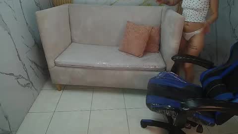 Snapshot of kataleyaa_s chatting on April 2026 04:05:02 AM Kataleya online show from April 2026 04:05:02 AM